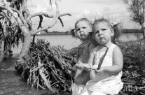 Identical Twins – Lily & Poppy